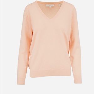Vince. 100% Cashmere sweater. Peach sorbet. Medium.